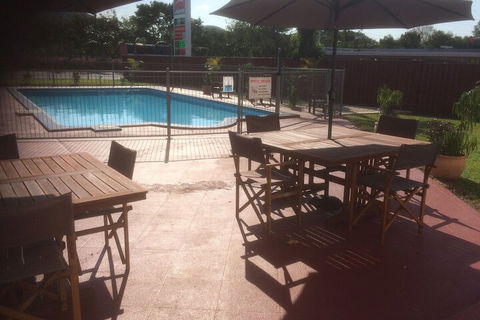 Ambassador Motel - Sydney 4u 1
