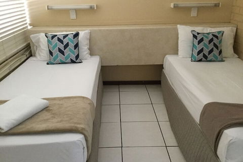 Ambassador Motel - Sydney 4u 4