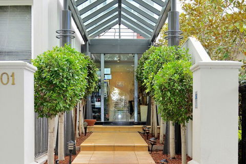 Knightsbridge Apartments - Sydney 4u 1