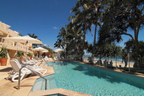 Netanya Noosa - Sydney 4u 5