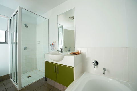 Tall Timbers Tasmania - Sydney 4u 4