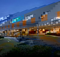 Garden City Hotel Best Western Signature Collection - Accommodation Sydney