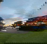 The Huskisson - Sydney 4u
