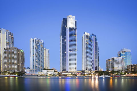 Mantra Circle On Cavill - Accommodation Sydney 0
