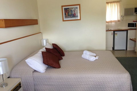 Country Rose Motel Warwick - Accommodation Sydney 4