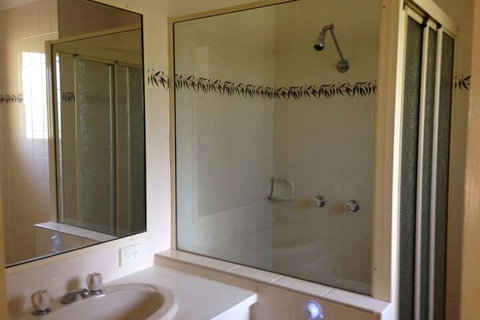 Country Rose Motel Warwick - Accommodation Sydney 5