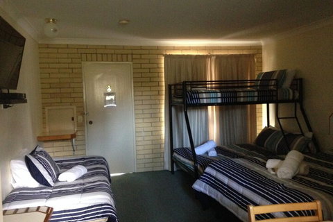 Country Rose Motel Warwick - Accommodation Sydney 6