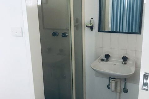 Ocean Breeze Motel - Accommodation Sydney 2