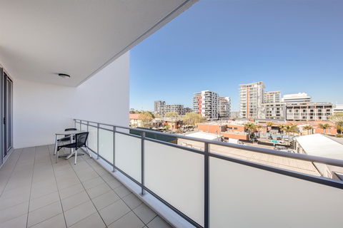 Adina Apartment Hotel Wollongong - Accommodation Sydney 5