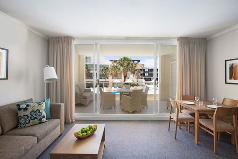 Mantra Ettalong Beach - Sydney 4u 6