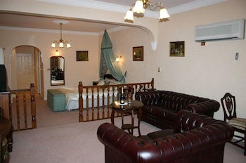 Victoria House Motor Inn - Sydney 4u 5