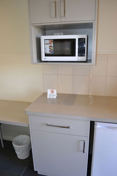Werribee Motel & Apartments - Sydney 4u 5