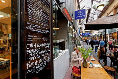 Hotel Causeway - Sydney 4u 0