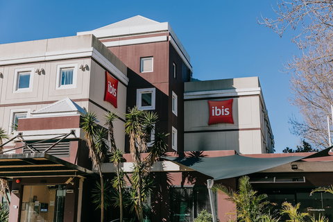 Ibis Newcastle - Accommodation Sydney 0