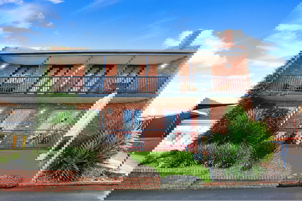 Warrnambool VIC Sydney 4u
