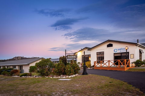 Beachfront At Bicheno - Sydney 4u 3