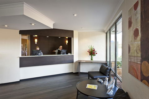 Ibis Styles Canberra Tall Trees - Sydney 4u 1
