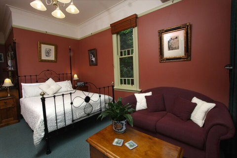 Moments Mountain Retreat - Sydney Resort 2