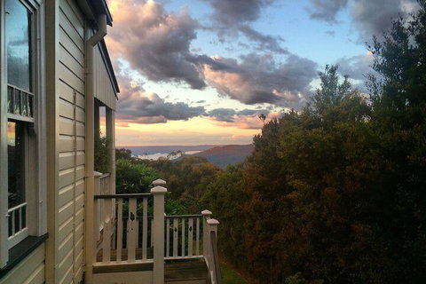 Moments Mountain Retreat - Sydney Resort 5