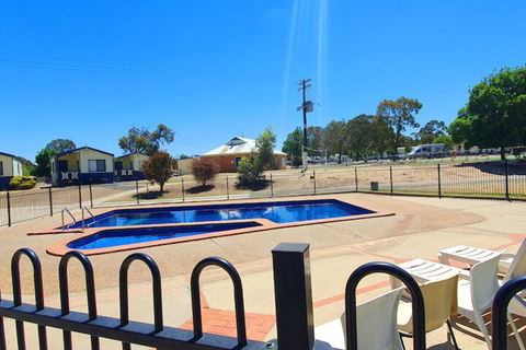 Capital Country Holiday Park - Sydney 4u 5