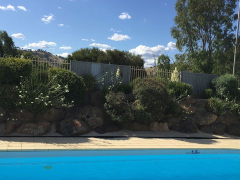 Tuckerbox Motor Inn - Sydney 4u 3