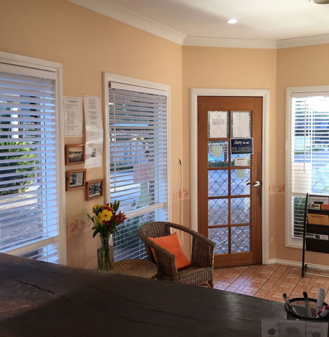 Tuckerbox Motor Inn - Sydney 4u 6