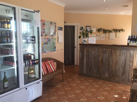 Tuckerbox Motor Inn - Sydney 4u 4