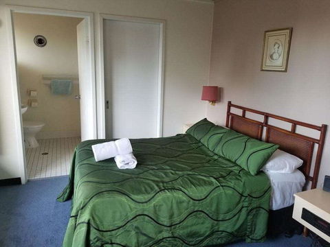 Raceways Motel - Sydney 4u 5