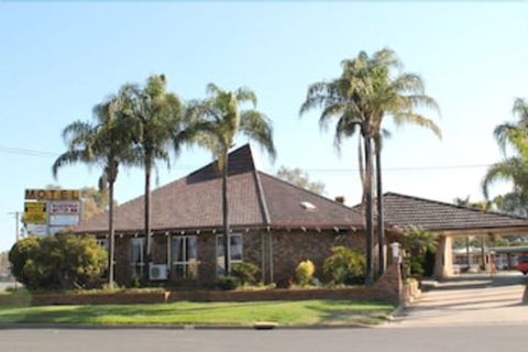 Nandewar Motor Inn - Sydney 4u 0