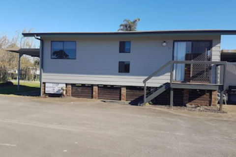 Bentley Waterfront Motel & Cottages - Accommodation Sydney 0