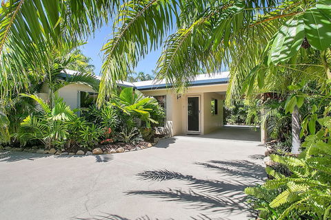 Kewarra Beach Retreat 1 - Accommodation Sydney 0