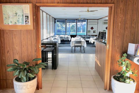 Byer Fountain Motor Inn, Holbrook - Sydney 4u 3