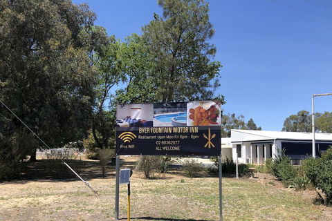 Byer Fountain Motor Inn, Holbrook - Sydney 4u 4
