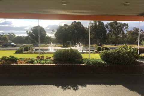 Byer Fountain Motor Inn, Holbrook - Sydney 4u 6