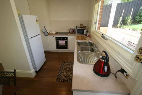 Annies Garden Cottage - Accommodation Sydney 2