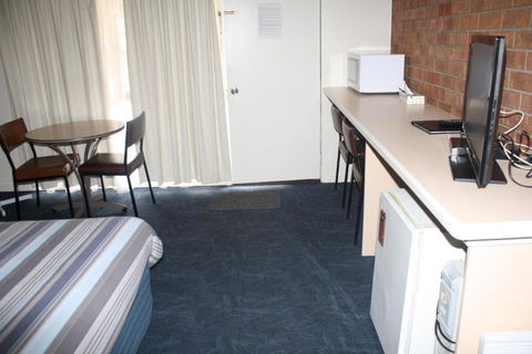 Omeo Motel - Sydney 4u 6