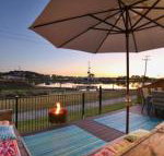 Lakeside Deck House - Accommodation Sydney