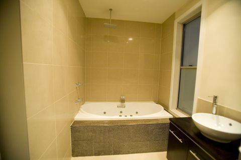 Aloha Beachfront - Accommodation Sydney 1