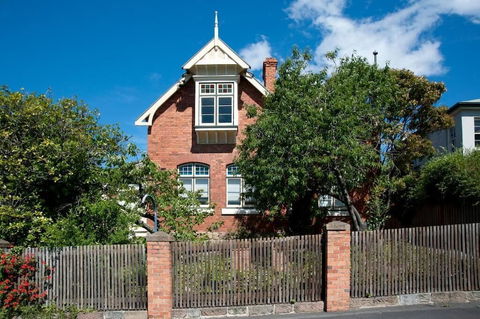 Lowena Cafe And Accommodation - Accommodation Sydney 2