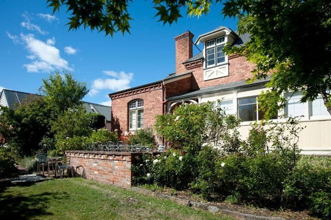Lowena Cafe And Accommodation - Accommodation Sydney 3