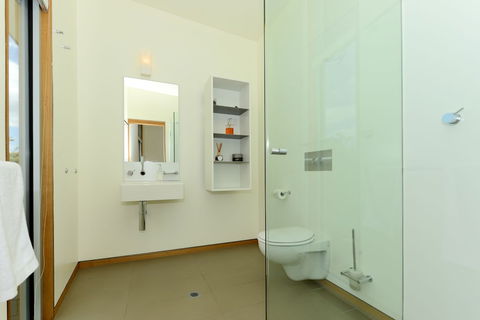 Cloudy Bay Beach House - Sydney 4u 4
