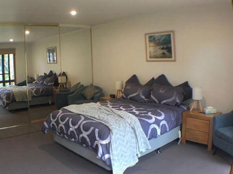 REBS BatB - Accommodation Sydney 1