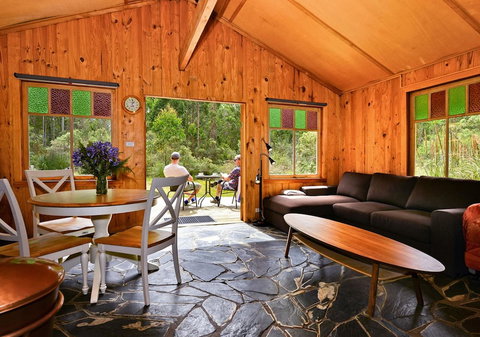 Saintys Creek Cottage - Sydney Resort 5