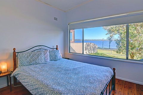 Lakes Edge Cottage - Sydney 4u 2