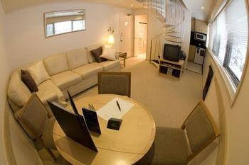 Breathtaker All Suite Hotel - Accommodation Sydney 0