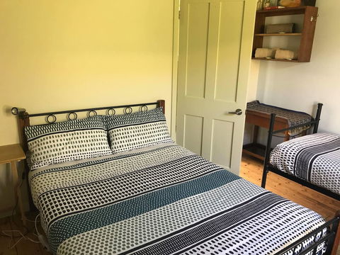 Port Campbell Guesthouse & Flash Packers - Sydney 4u 5