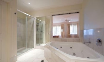 Lakeside Suites 4 - Accommodation Sydney 1