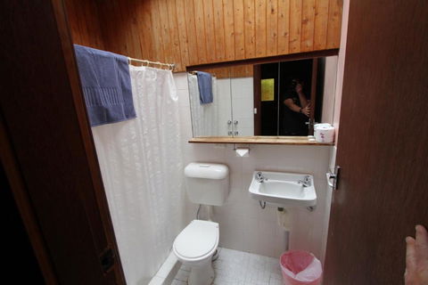 Bunkhouse Motel - Sydney 4u 3