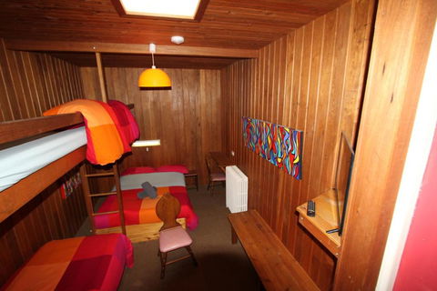 Bunkhouse Motel - Sydney 4u 2