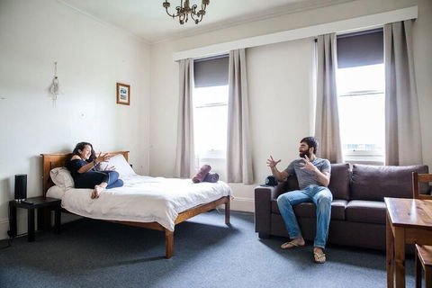 The Pickled Frog - Accommodation Sydney 3